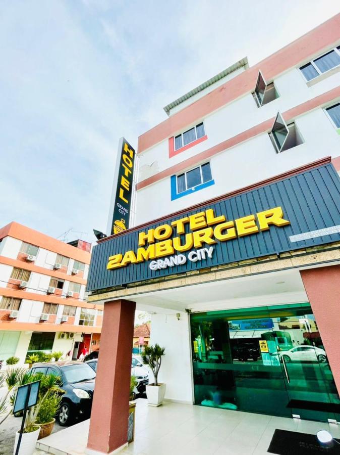 Hotel Zamburger Grand City Malacca Exterior foto